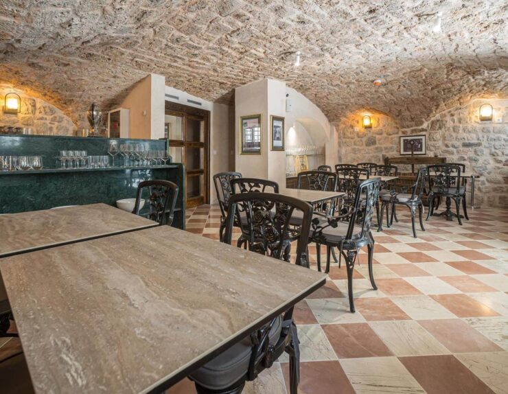 Restoran hotel Kerber-Graz 1860 Kotor