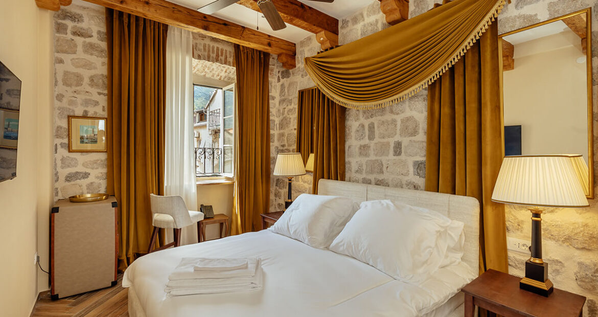 Soba Vrata Mora kotor hotel kerber graz 1860